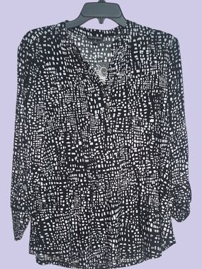 Ava & Grace Black and White Printed V-Neck Tunic